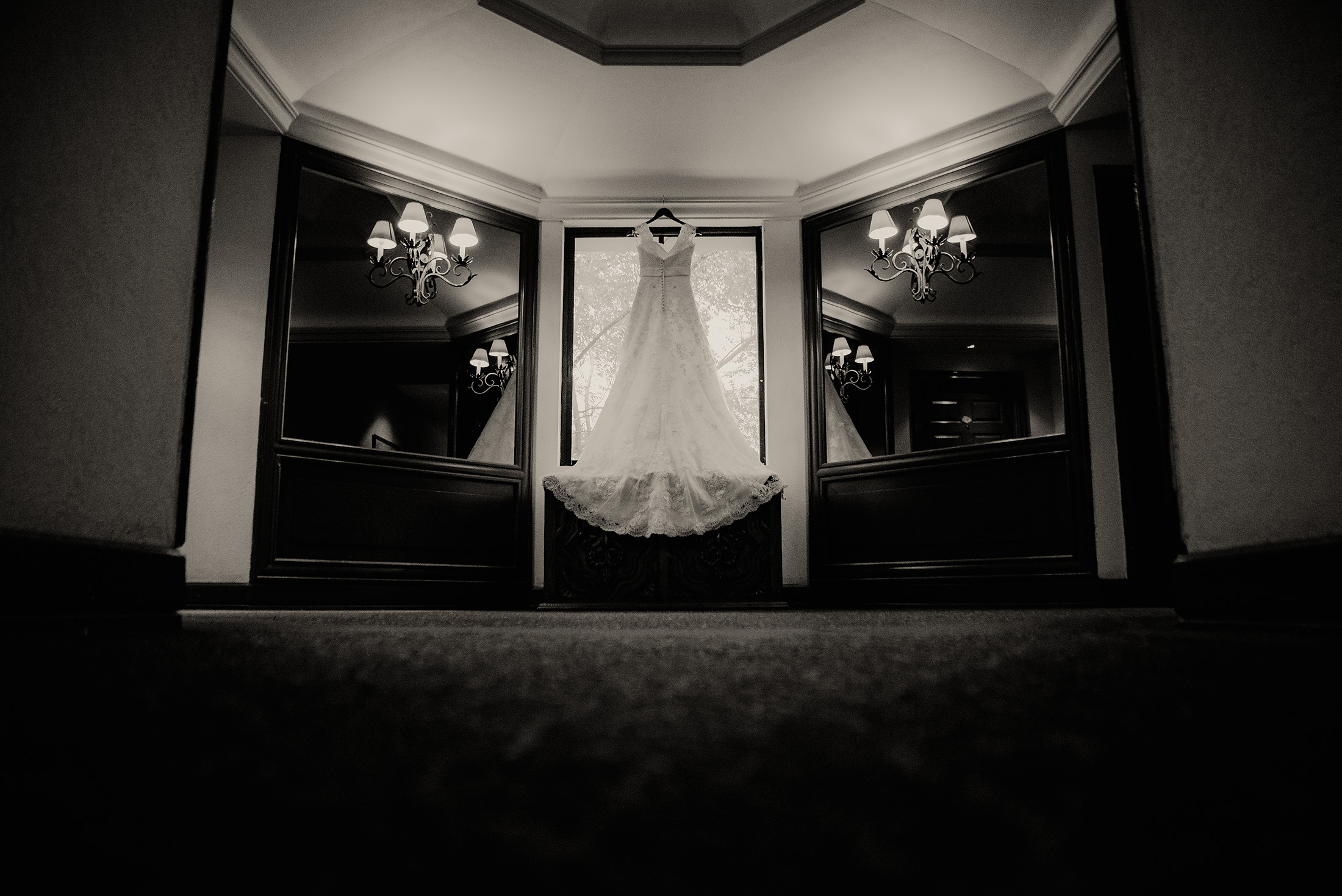 Vestido de novia en getting ready hotel quinta real san pedro garza garcia